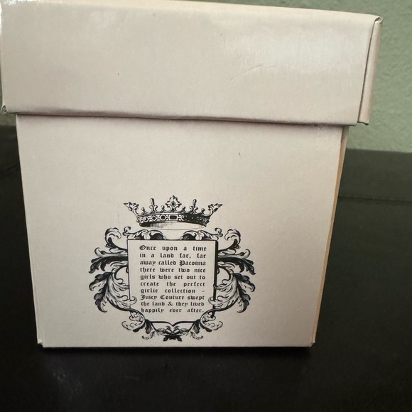 Juicy Couture Black and Cream Tiki Women's Sandals size 6 - Picture 9 of 12